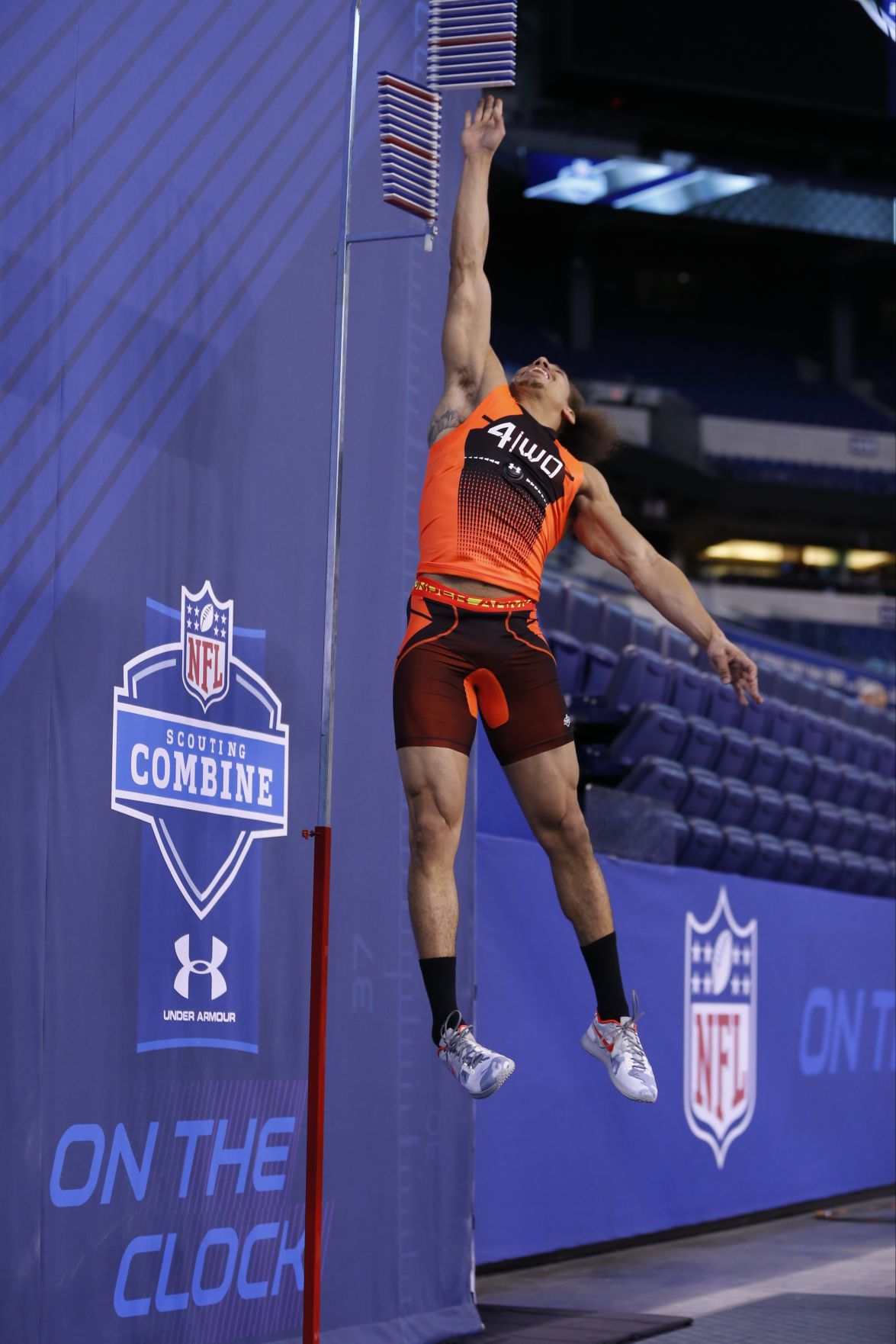 Vertical: Kenny Bell
